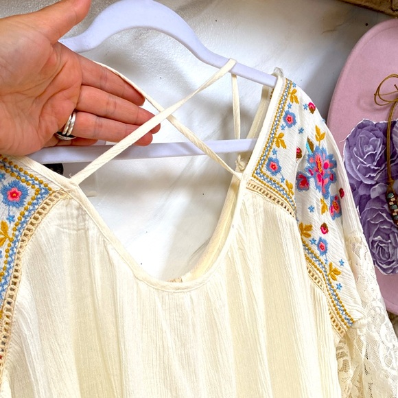 Cross Back boho Embroidered Lace Sleeves Blouse PTP-26/L-32 BNWT - Picture 10 of 10